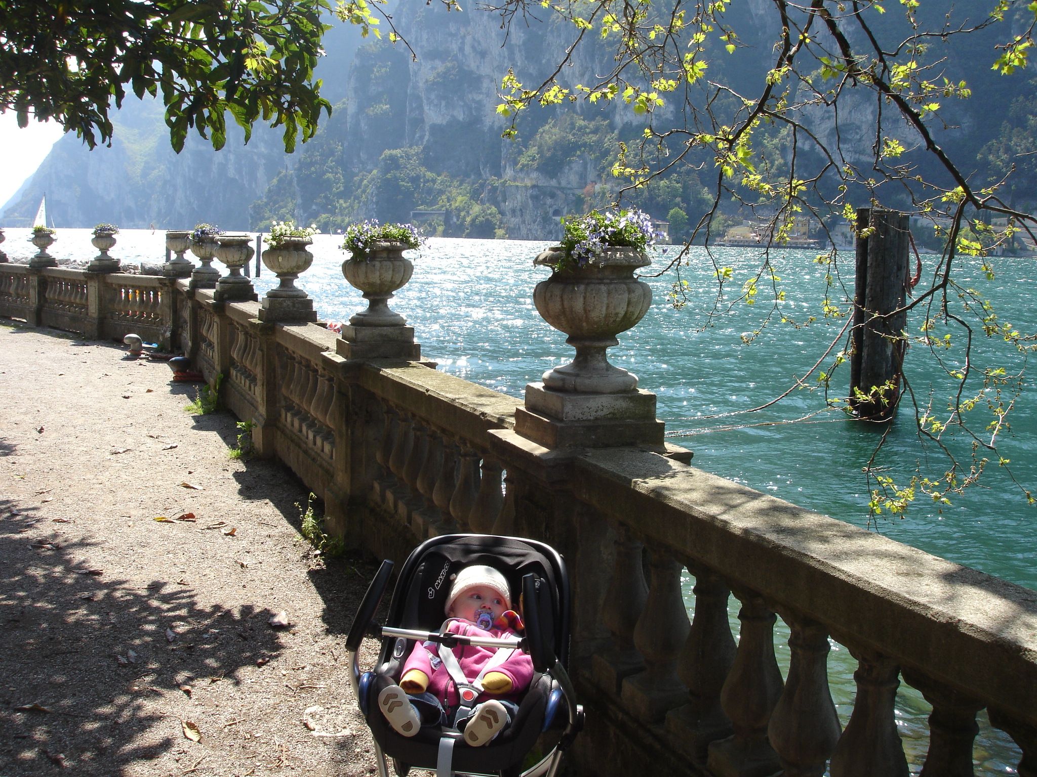 Name:  GardaLake_26Apr08.jpg
Views: 8703
Size:  738.1 KB