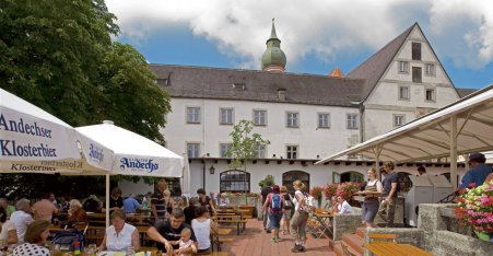 Name:  Kloster Andrechs  10_by_andechs_kloster_biergarten_roland_rossner_3_452x.jpg
Views: 13909
Size:  33.9 KB