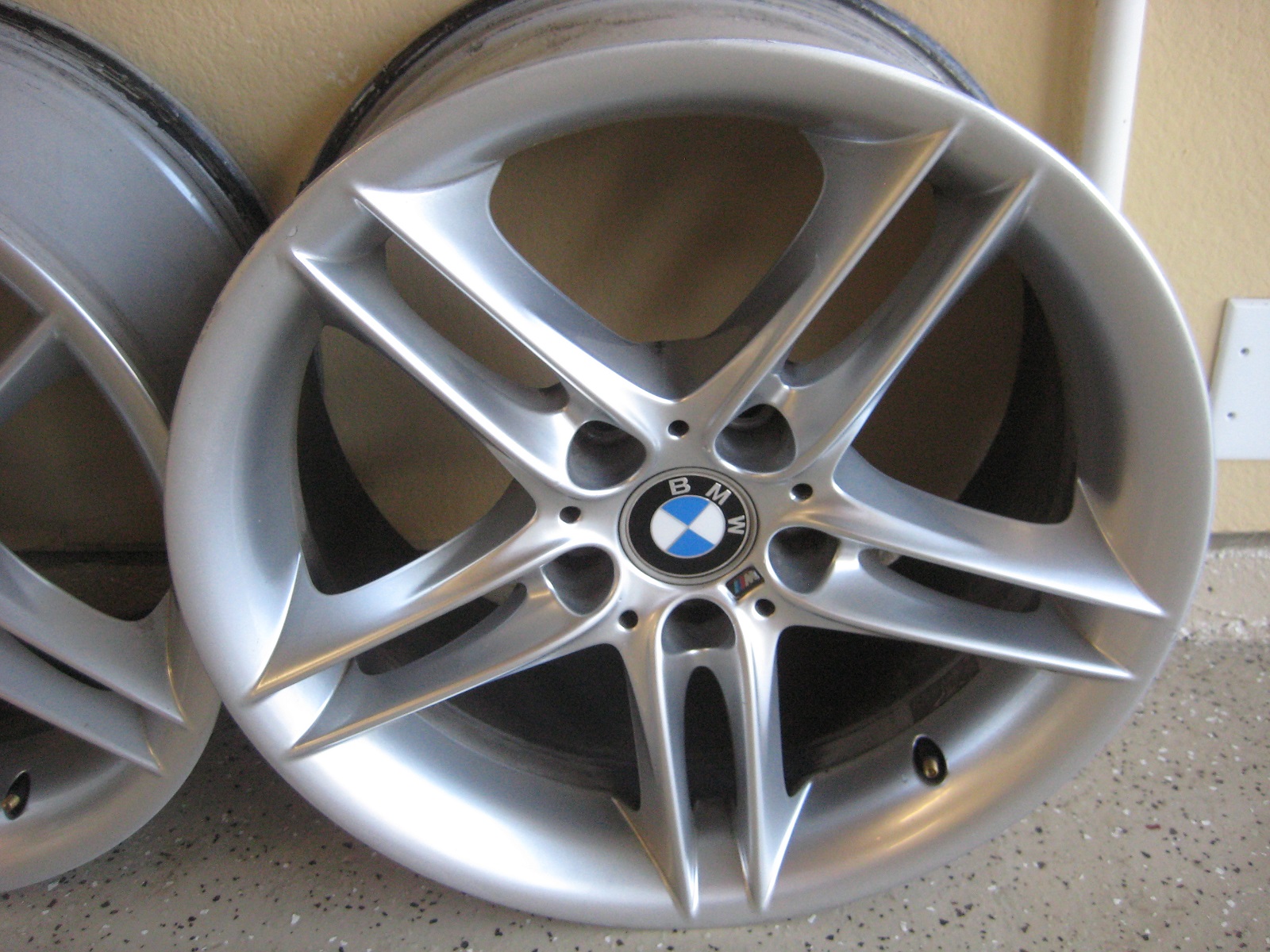 Name:  BMW Wheels 027 - Copy.JPG
Views: 865
Size:  555.1 KB
