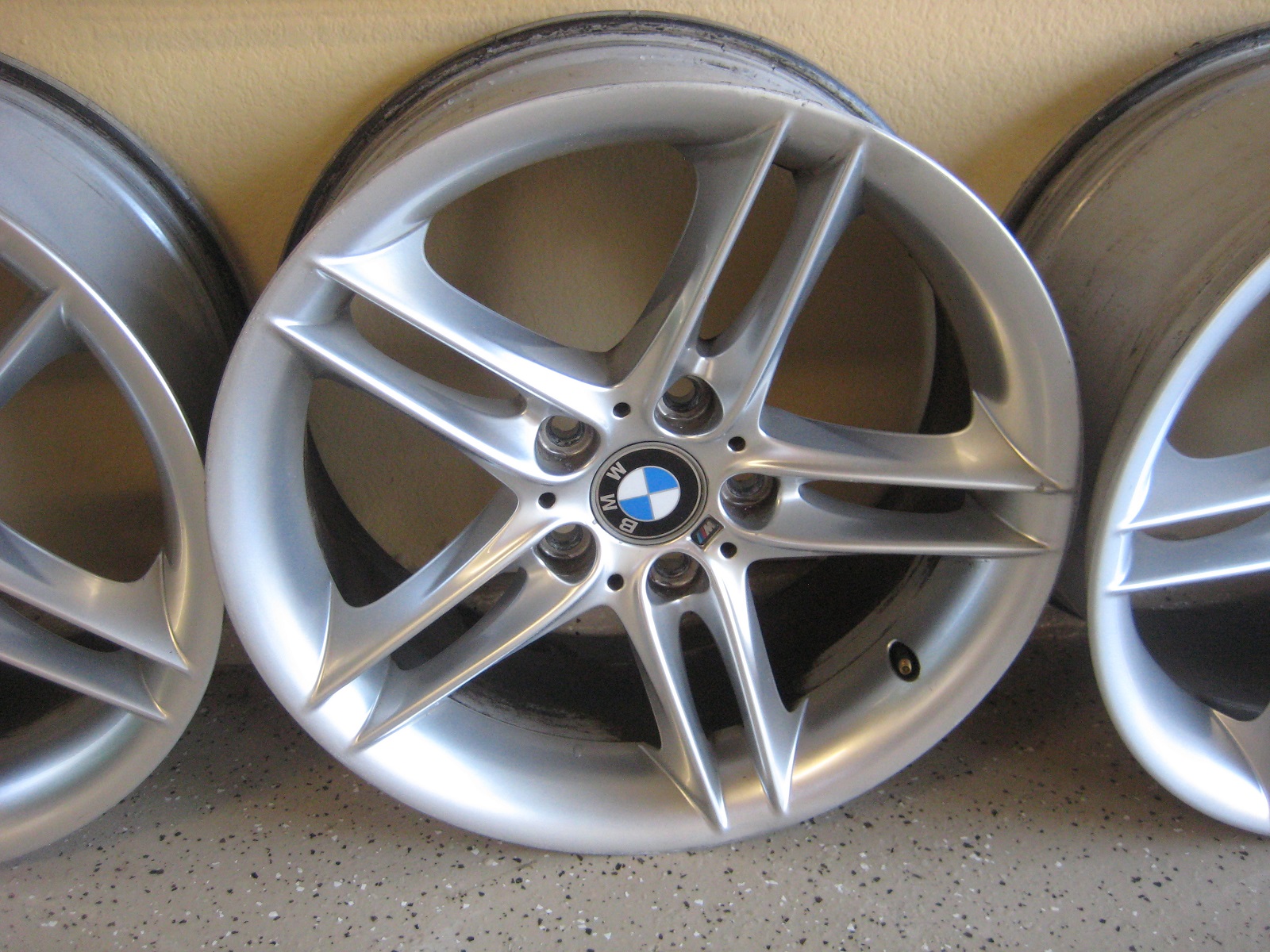 Name:  BMW Wheels 024 - Copy.JPG
Views: 862
Size:  597.0 KB
