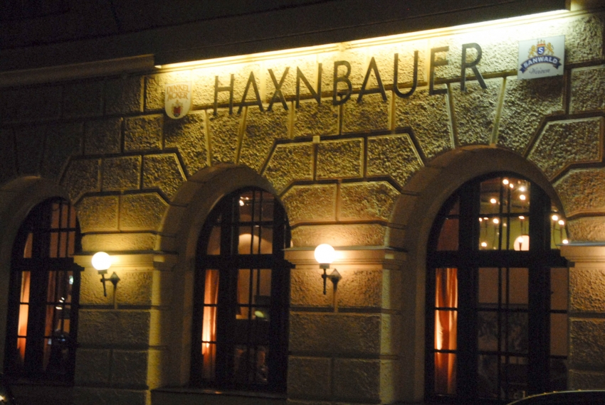 Name:  Haxnbauer im Scholastikahaus .jpg
Views: 12114
Size:  412.3 KB