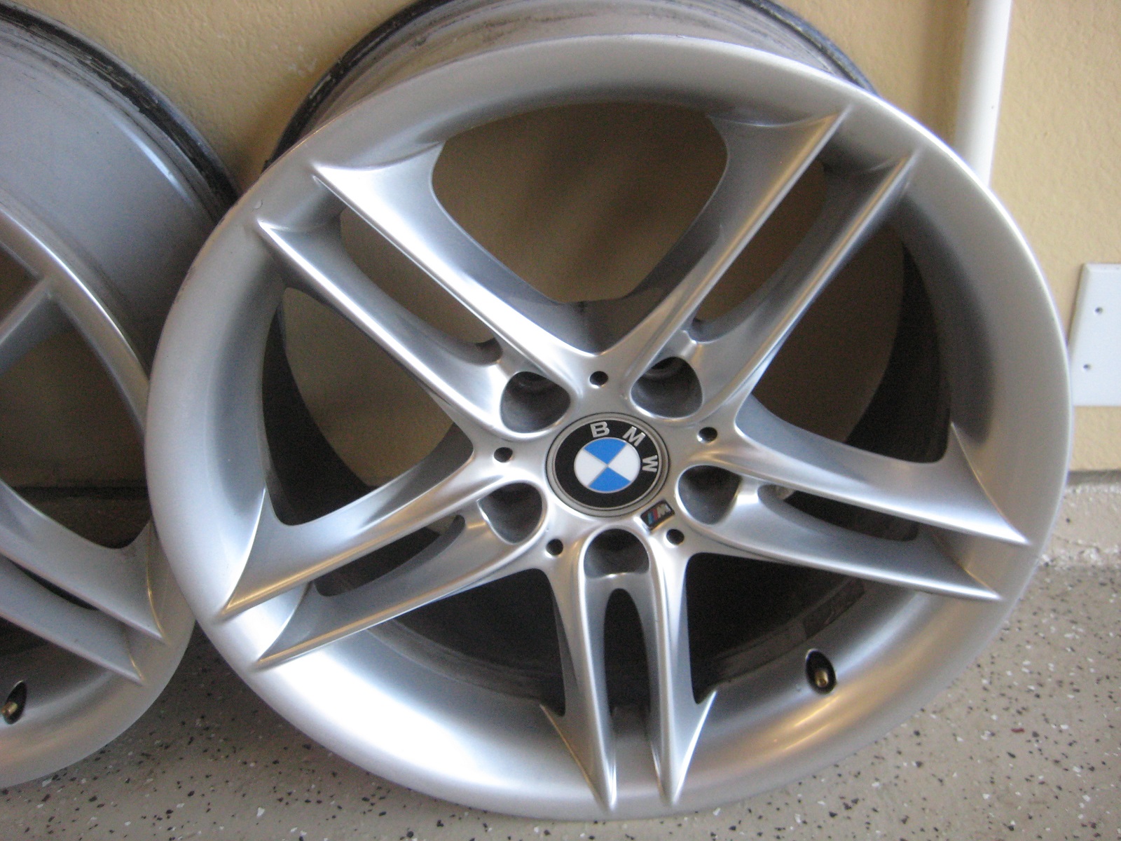 Name:  BMW Wheels 027 - Copy.JPG
Views: 864
Size:  555.1 KB